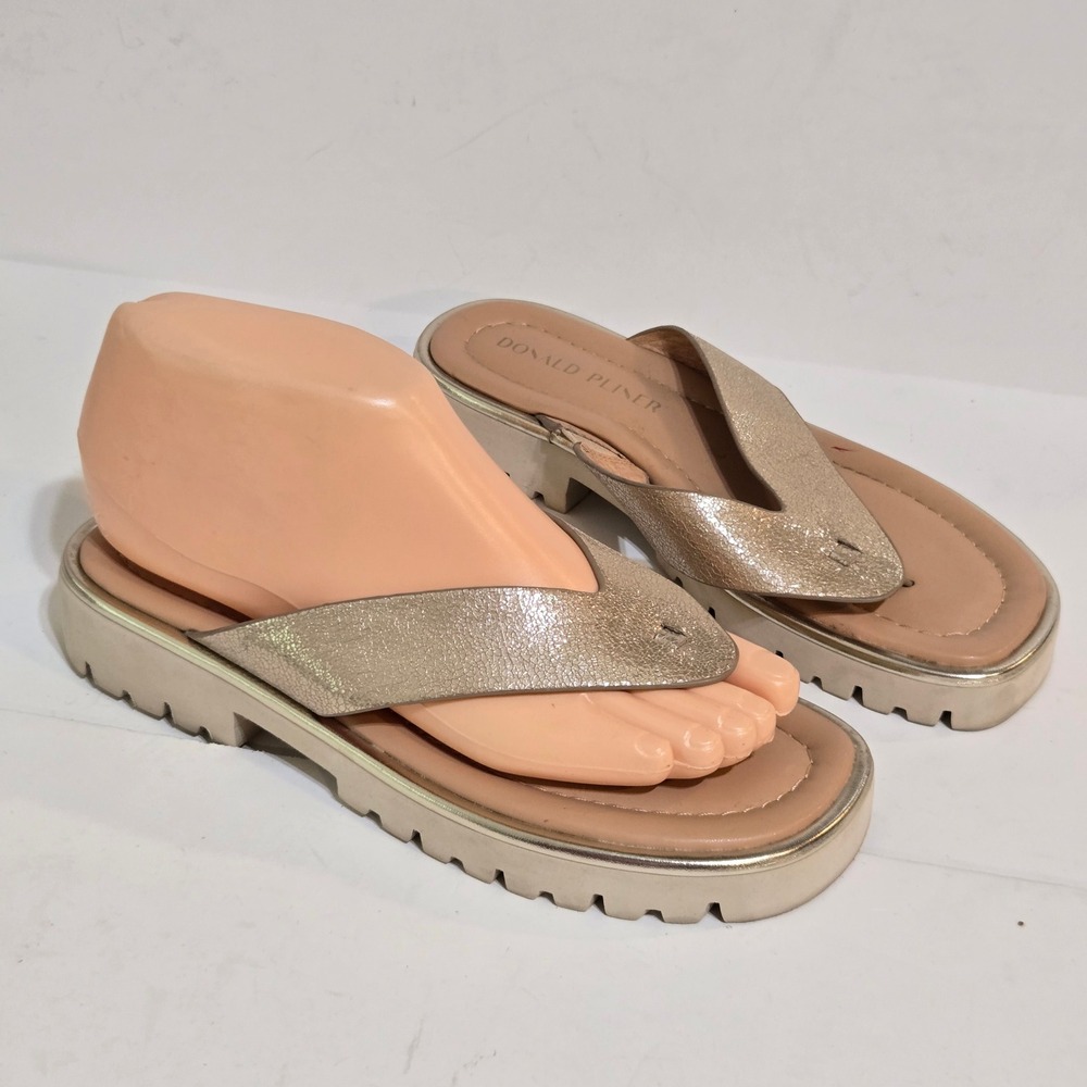 Donald Pliner Bloom Platform Sandals Womens 10 Metallic Leather Lug Sole Thong